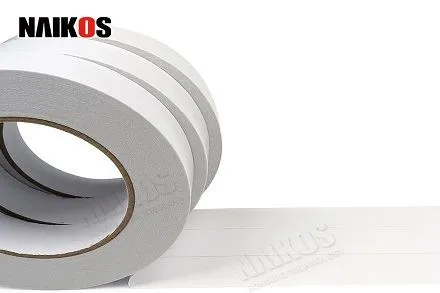 A fita de lados de dupla face está disponível em vários tamanhos diferentes